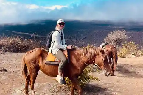 Galapagos a cavallo sulle creste del vulcano Sierra Negra