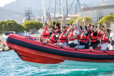 Alcudia : Visite touristique de 2 heures en bateau à moteur avec arrêts de baignade