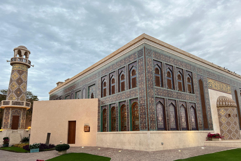 Visite guidée de la ville de Doha avec croisière sur un boutreVisite guidée en espagnol