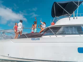 Lisbon: 4h Private Luxury Catamaran Tour with Welcome Drink