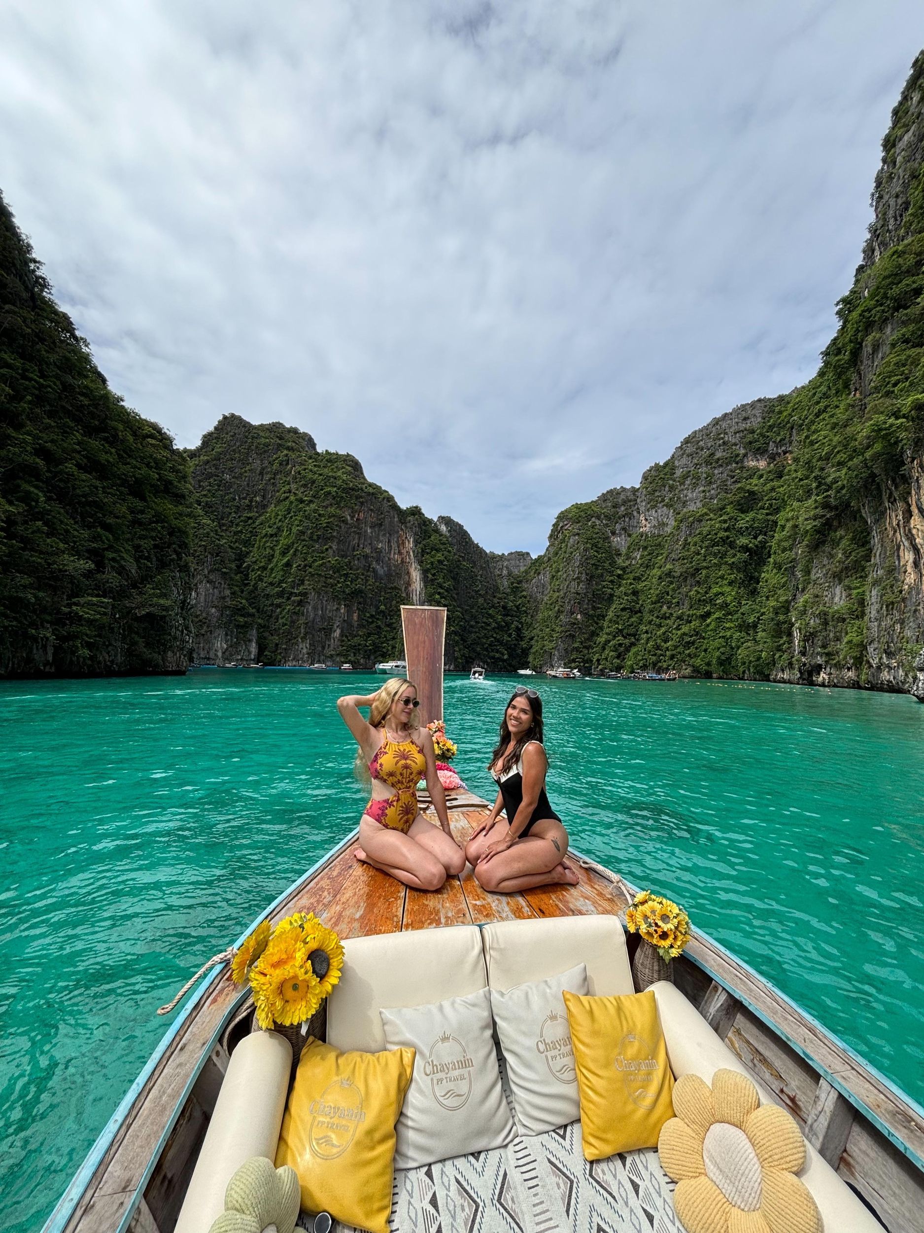 Phuket: Private Tour nach Ko Phi Phi mit Langheckboot und Hoteltransfer