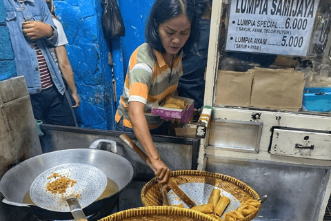 Yogyakarta Scooter Tour & Taste Local Food – Morning/Evening Evening: Explore Culture, Markets, City Vibes & Food Tasting