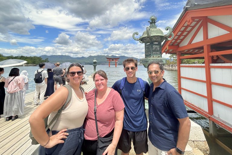 Hiroshima & Miyajima 1-Day Private Tour with Local Guide