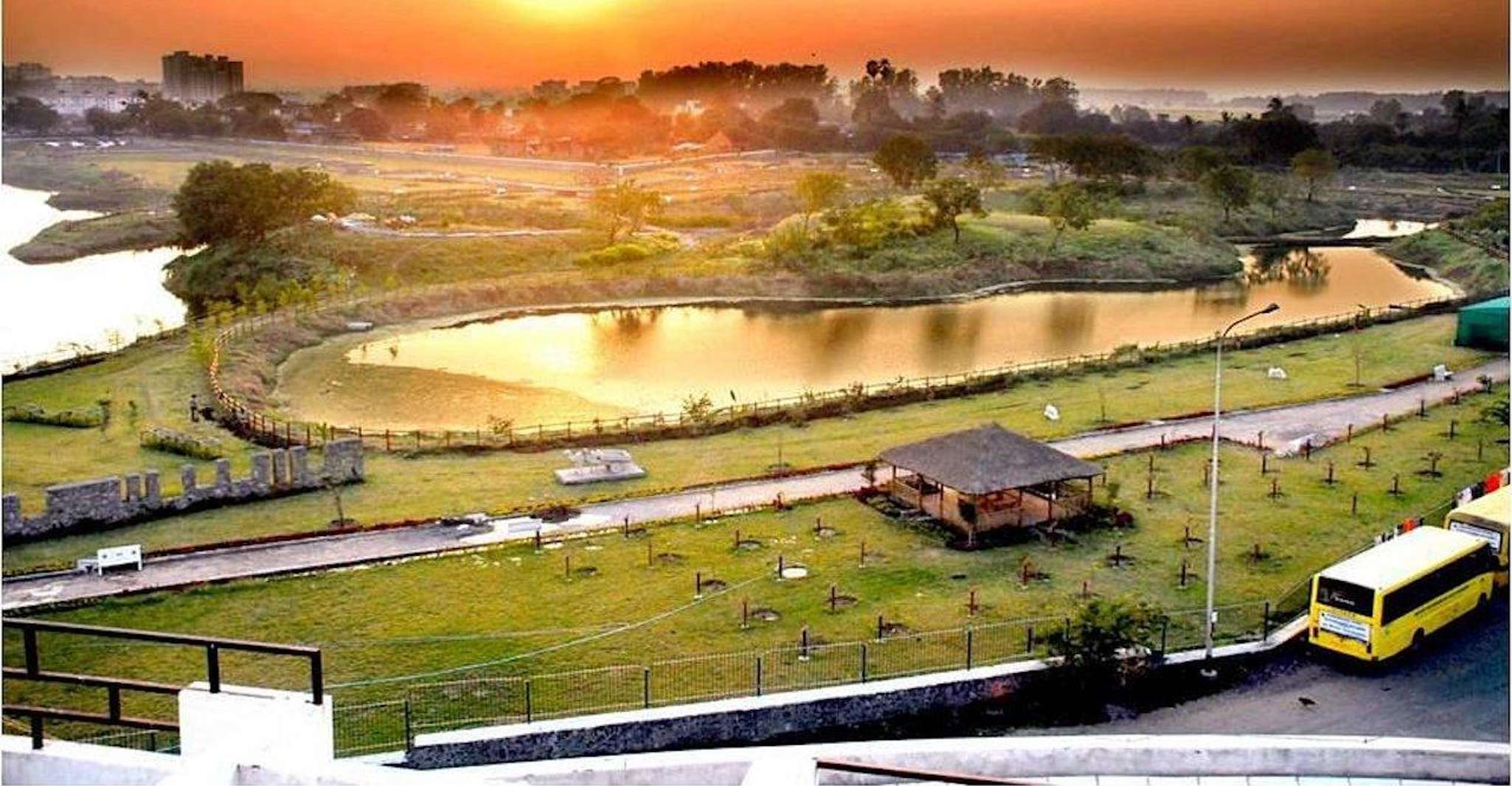 Surat- Private car hire with driver for 8 hours 80 kms - Hizvo