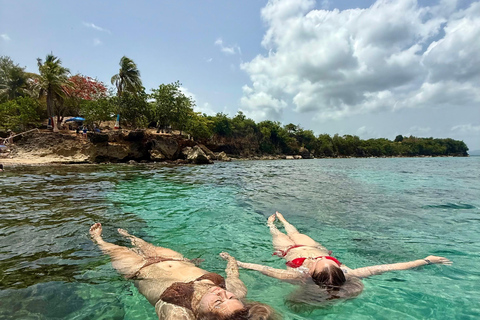 Puerto Rico: Cueva del Indio, Waterfalls, & Beach Tour