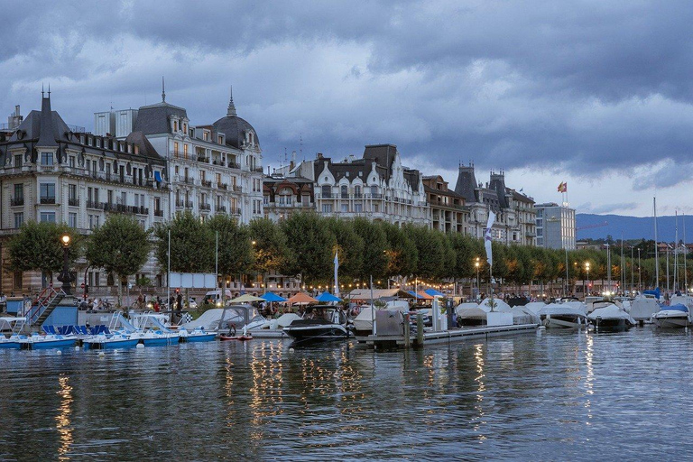 Geneva: Private Boat Cruise with Optional Fondue Private Boat day Lake Geneva (2h)