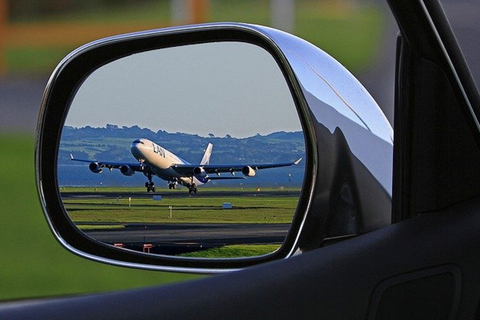 Llegada o salida del aeropuerto de Da Nang Traslados en coche de lujo