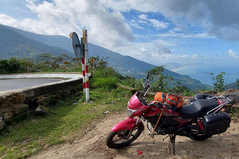 Da Hoi An: tour in moto dal Passo di Hai Van a Hue EasyriderDa Hoi An: tour in moto attraverso il passo di Hai Van fino a Hue Easyrider