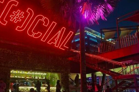 Da Nang: Nightlife Tour & Pub Crawl with Rooftop Bar & Clubs Da Nang: Guided Nightlife Tour with Rooftop, Club, Bar Visit