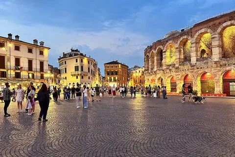 Tour a piedi di Verona: Arena, ingresso veloce