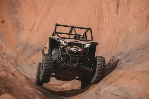 3.5 Hour HELL'S REVENGE and FINS & THINGS You Drive UTV Tour