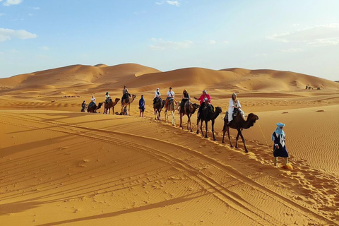 Marrakech: Escursione nel deserto di 3 giorni a Merzouga con trekking a cammello