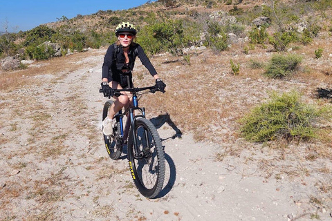 Mitla: Fahrradtour zur archäologischen Zone und zu Höhlen mit Felskunst