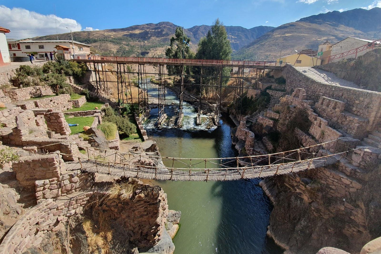 Cusco: Pallay Punchu, Raqchi, and Checacupe Day Trip