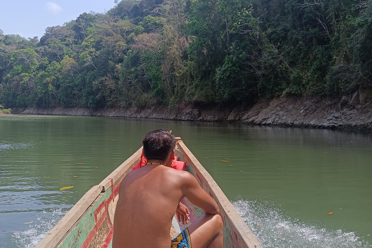 Panamá: Passeio pelo vilarejo de EmberaPanamá: Passeio pela aldeia Embera Tusipono