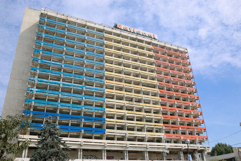 Chișinău: Private Soviet City Tour by Vintage Lada
