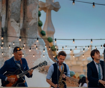 Casa Batlló 's avonds met livemuziek op het dakterras
