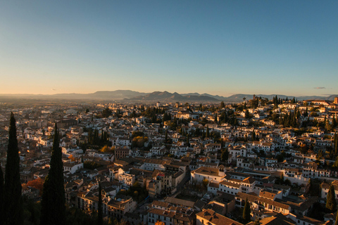 Granada: Tour guidato a piedi privato dell&#039;Albaicín e del Sacromonte