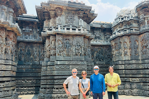 UNESCO:s världsarv Belur &amp; Halebidu + Shravanabelagola