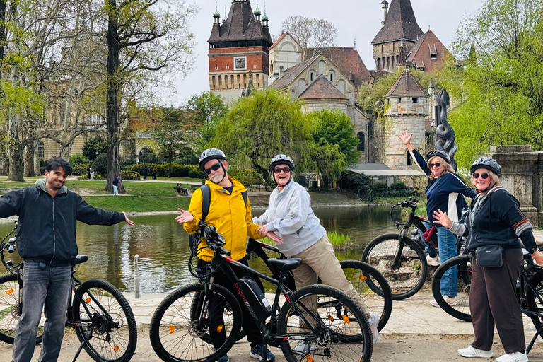 Budapest: Complete E-Bike Tour of Buda & Pest Highlights