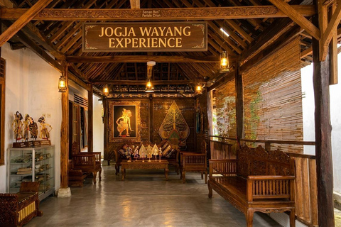 Yogyakarta: Wayang Show, Carving, and Painting Experience