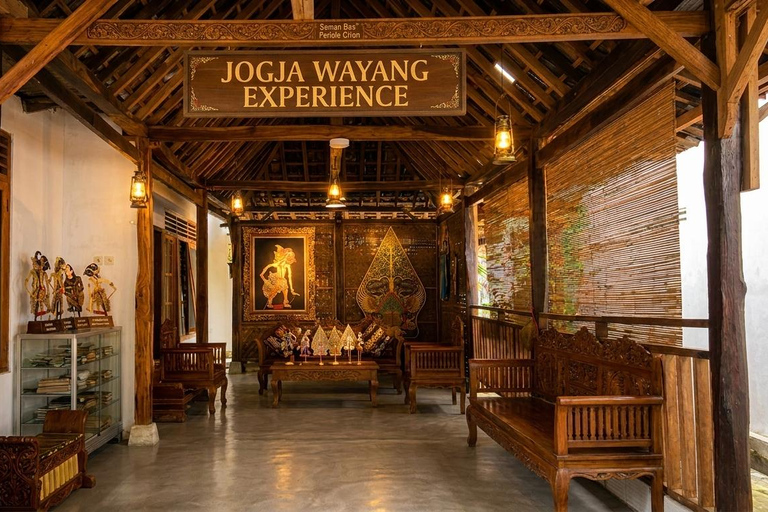 Yogyakarta: Wayang Show, Carving, and Painting Experience