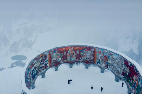 Tbilisi: Private Gudauri tour with photographer guide