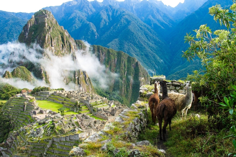 Cusco: 2-Day Sacred Valley and Machu Picchu Guided Tour Standard Tour and Climb to Huayna Picchu Mountain