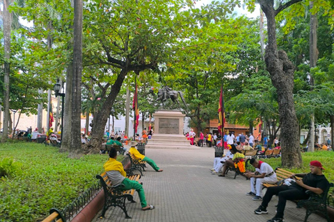Cartagena: CITYTOUR ALL DAY, HOP ON HOP OFF AT ANY POINTCartagena: Discover emblematic places by double-decker bus