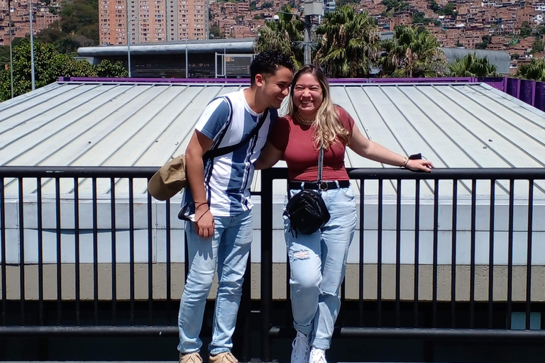 Medellin: Pablo Escobar y City Tour privado. 2 tours en 1 Medellin: pablo escobar y city tour privado. 2 tours en 1