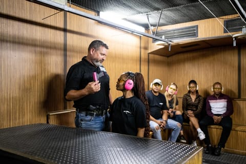 Gun Fun - Femme Fetal Indoor shooting