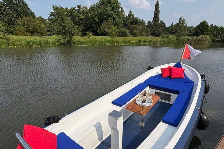 Utrecht: Private Electric Boat Tour with Local Skipper 3 hours long tour