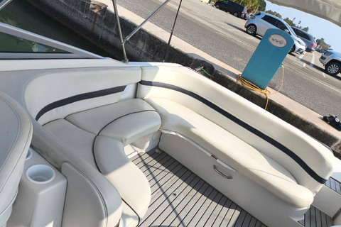 Cannes: cruzeiro privado com champanhe para ver os fogos de artifícioCannes: Cruzeiro privado com fogos de artifício e champanhe