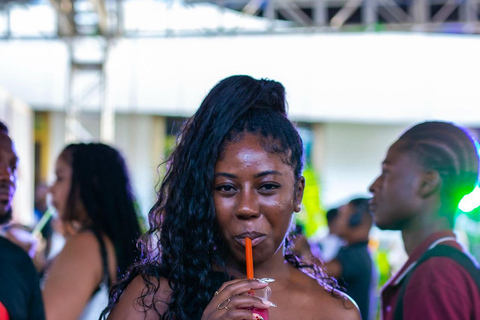 Vive la vida nocturna de Accra Música Bebidas Fiesta de baile y ambiente