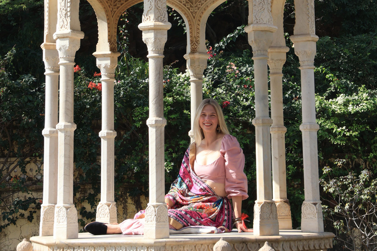 Jaipur: Private Mobile Photoshoot at Gaitore Cenotaphs