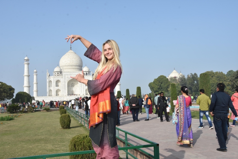 Ab Delhi: Taj Mahal Tour mit dem Superschnellzug All InclusiveTour mit Zug 1. Klasse mit Auto, Reiseführer, Tickets und Mittagessen