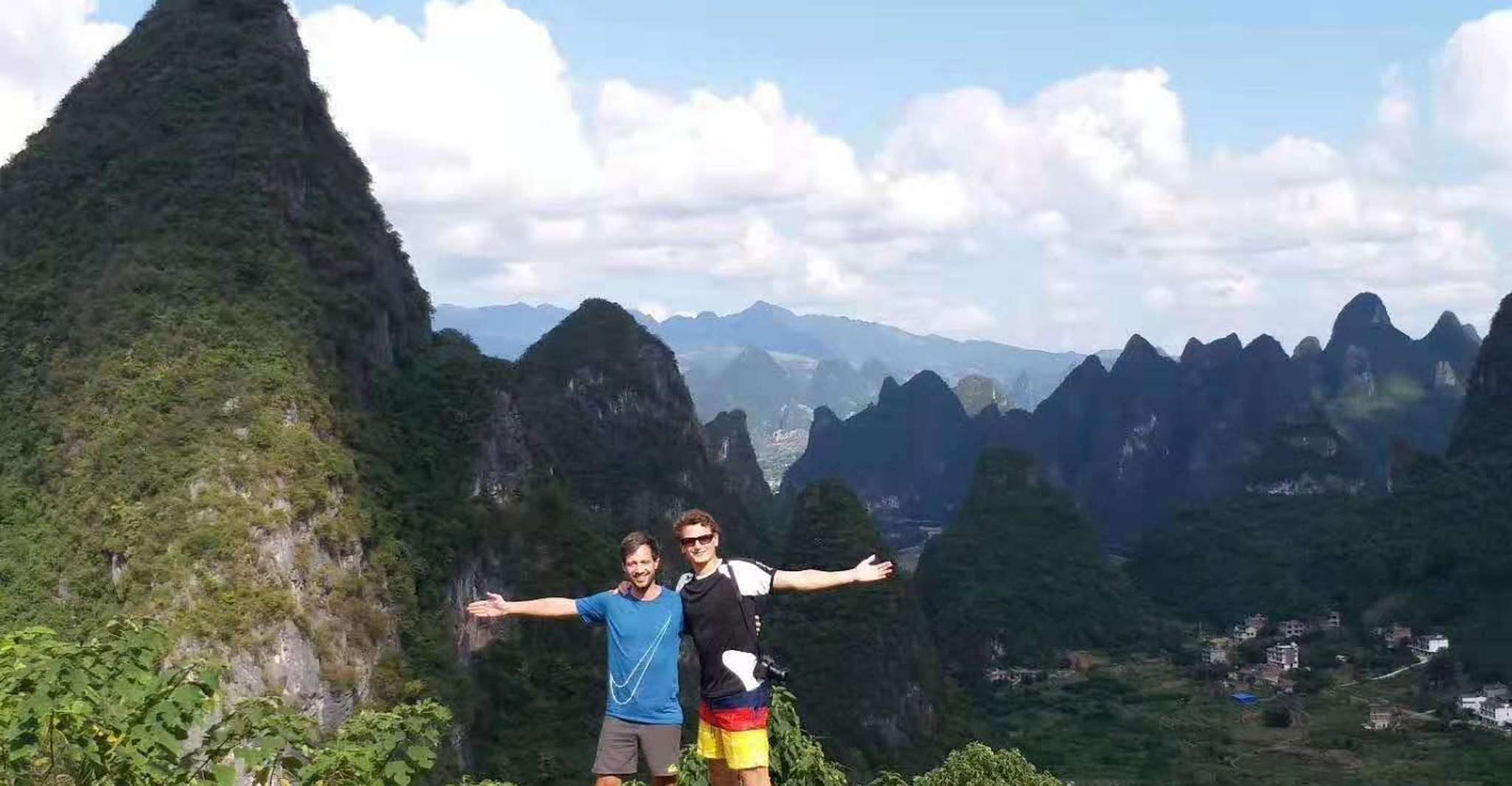 Yangshuo Day Tour, Xianggong Hill, Bamboo Rafting & Cyclisme - Hizvo
