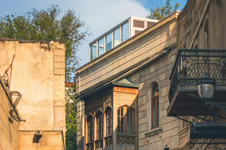 Baku: Old City Walking Tour with Vintage Photos