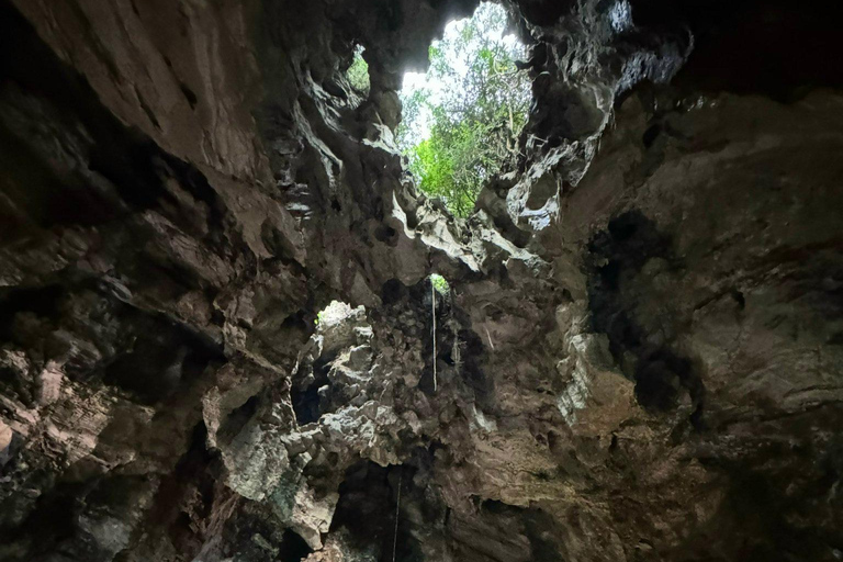 Tour panoramico della città di Đà Nẵng in privato con guida femminileTour privato in auto