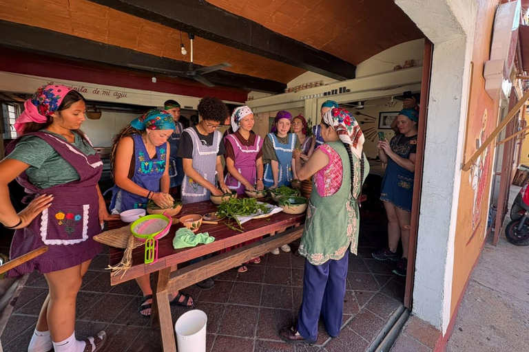 Oaxaca: Ancestral cooking class with copal incense, mole, chocolate, and more. Oaxaca: Ancestral Cooking Class with Copal, Mole, Chocolate, and More