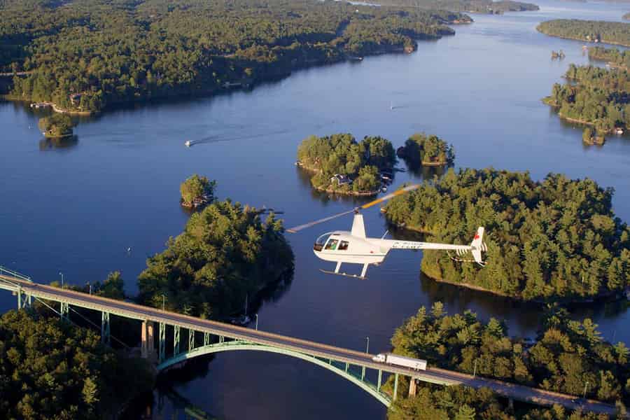 Thousand Islands: Hubschrauberrundflug mit Apfelweinmühle und Mittagessen. Foto: GetYourGuide Thousand Islands: Hubschrauberrundflug mit Apfelweinmühle und Mittagessen. Foto: GetYourGuide