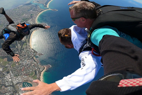 Sydney, Shellharbour: skoki spadochronowe z lądowaniem przy plażySydney, Shellharbour: skok spadochronowy z lądowaniem na plaży