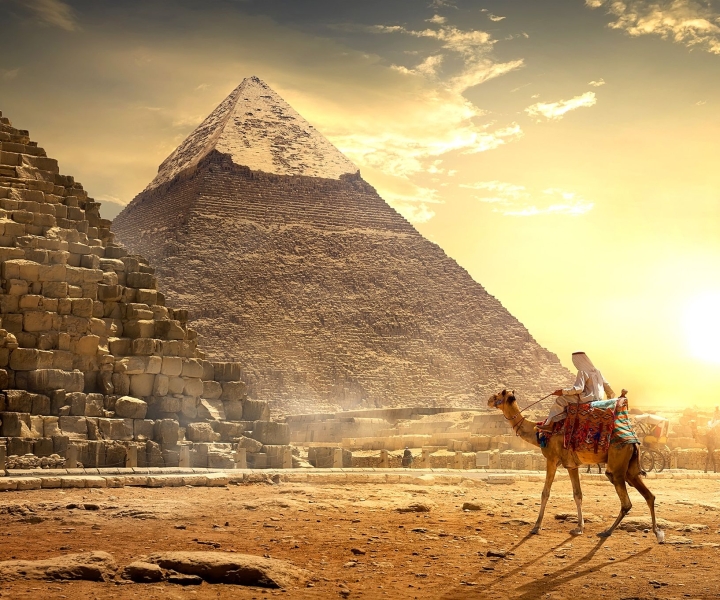 Il Cairo: Grandi Piramidi Di Giza Dal Porto Di Alessandria