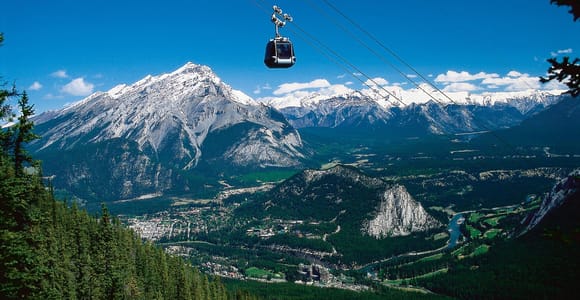 Banff: Gondola & Hot Springs, Lakes and Banff Town Day Trip