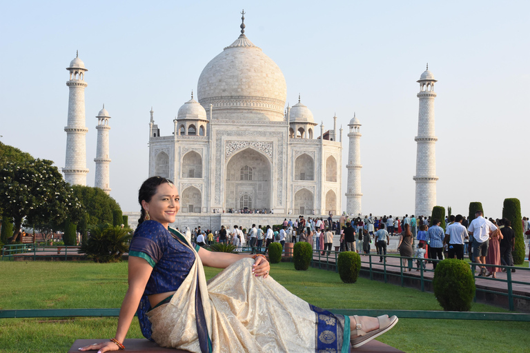 From Delhi: Taj Mahal Sunrise Tour with Elephant SOS