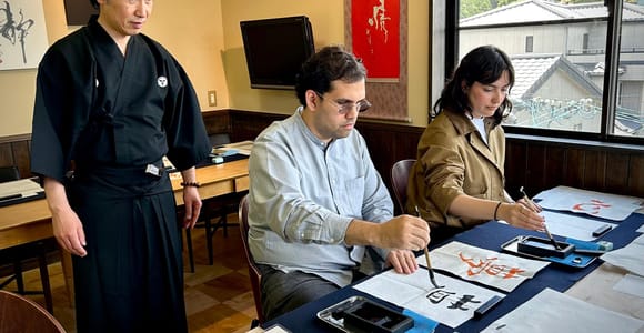 Kyoto: Mindfulness Calligraphy Experience near Kiyomizu-dera