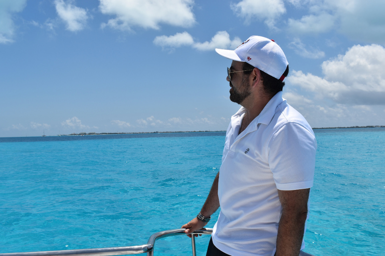 Isla Mujeres: Excursión en catamarán con snorkel y Playa NorteSólo entrada Sin transporte