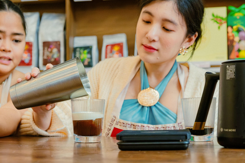 One Hour in Hanoi: Vietnamese Coffee-Making Class Private Option
