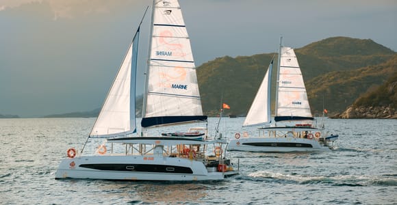 Phu Quoc: Yacht Cruise with Snorkeling & BBQ Meal