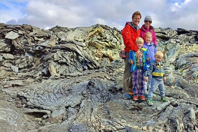 Grindavík: Caminhada no vulcão Fagradalsfjall com um guia privadoCondução autónoma: Ponto de encontro no vulcão